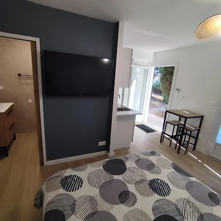 Daire With Garden And Pool, Easy Nimes Access Caissargues