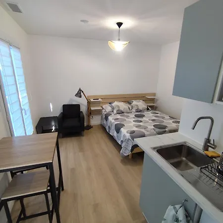 Appartement With Garden And Pool, Easy Nimes Access *