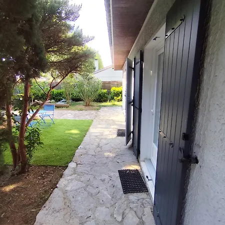 Appartement With Garden And Pool, Easy Nimes Access