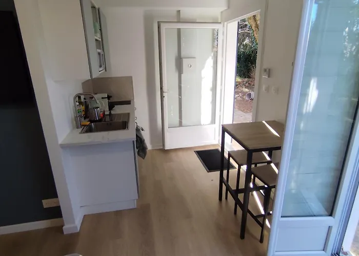 Апартаменты With Garden And Pool, Easy Nimes Access *